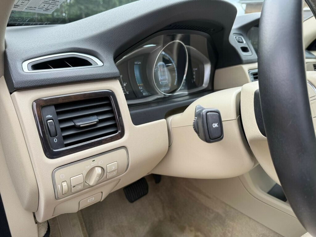 2016 Volvo XC70 T5 Premier photo 26