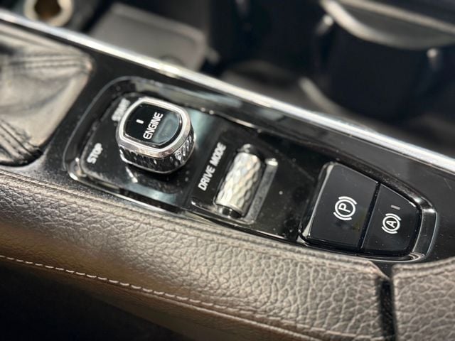 2016 Volvo XC90 AWD 4dr T5 Momentum - 23017533 - 34