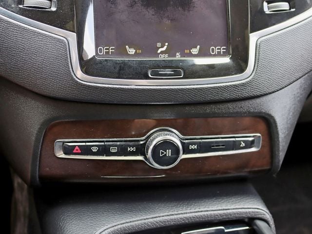 2016 Volvo XC90 AWD 4dr T6 Momentum - 22875771 - 17