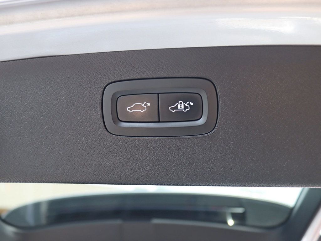 2016 Volvo XC90 AWD 4dr T6 Momentum - 22875771 - 30