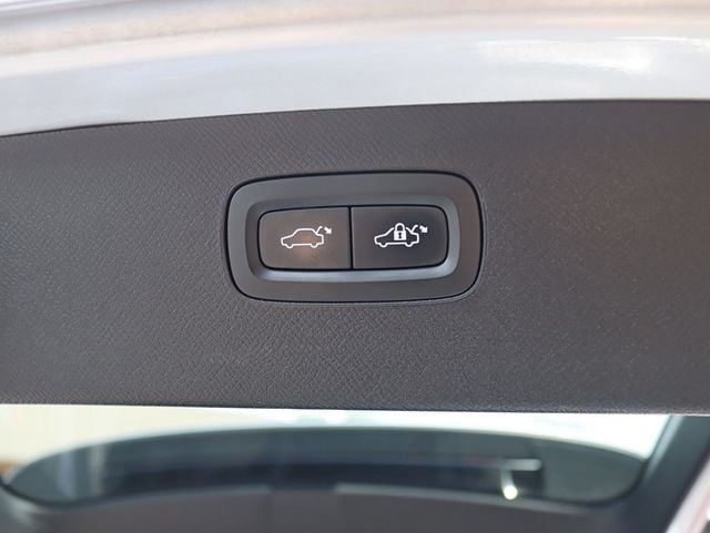 2016 Volvo XC90 AWD 4dr T6 Momentum - 22875771 - 30