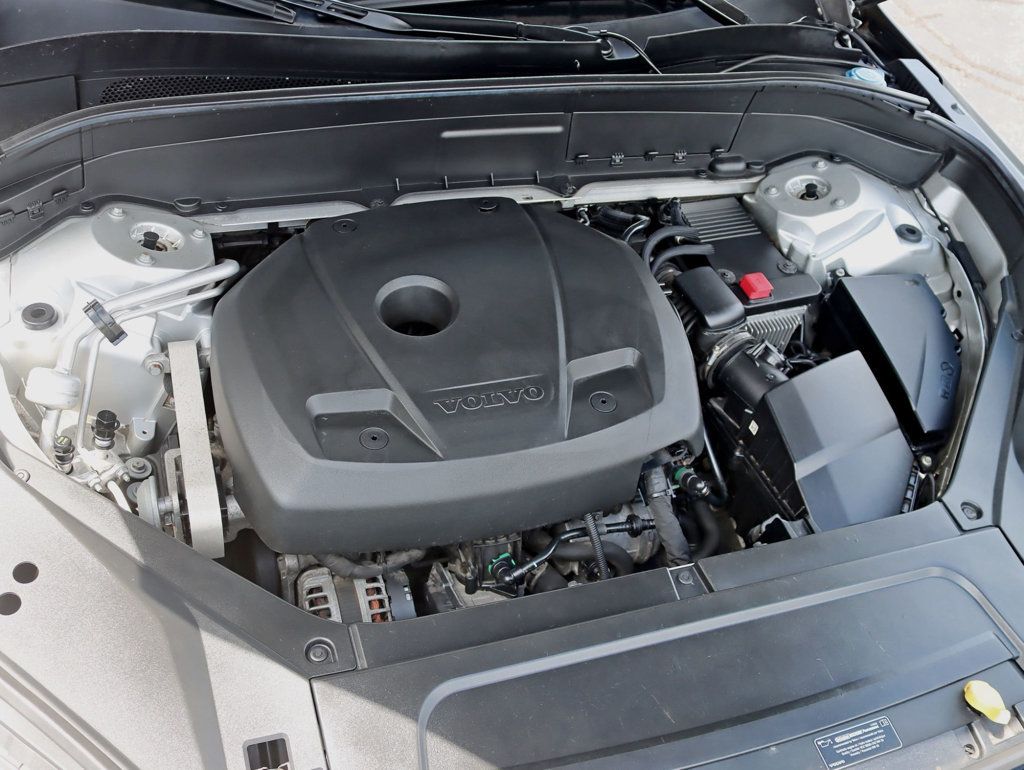 2016 Volvo XC90 AWD 4dr T6 Momentum - 22875771 - 32