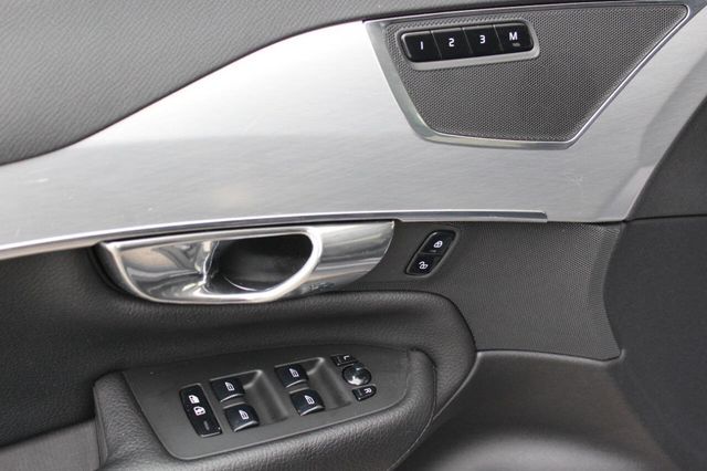 2016 Volvo XC90 AWD 4dr T6 Momentum - 22893440 - 9