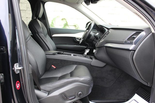 2016 Volvo XC90 AWD 4dr T6 Momentum - 22893440 - 16