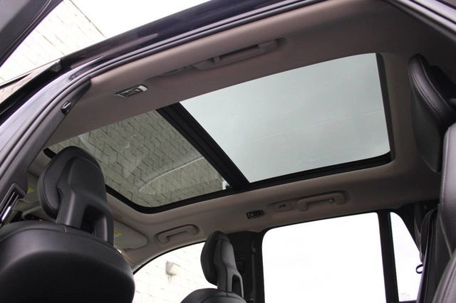 2016 Volvo XC90 AWD 4dr T6 Momentum - 22893440 - 19