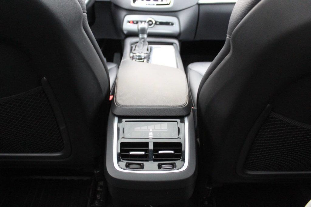 2016 Volvo XC90 AWD 4dr T6 Momentum - 22893440 - 20