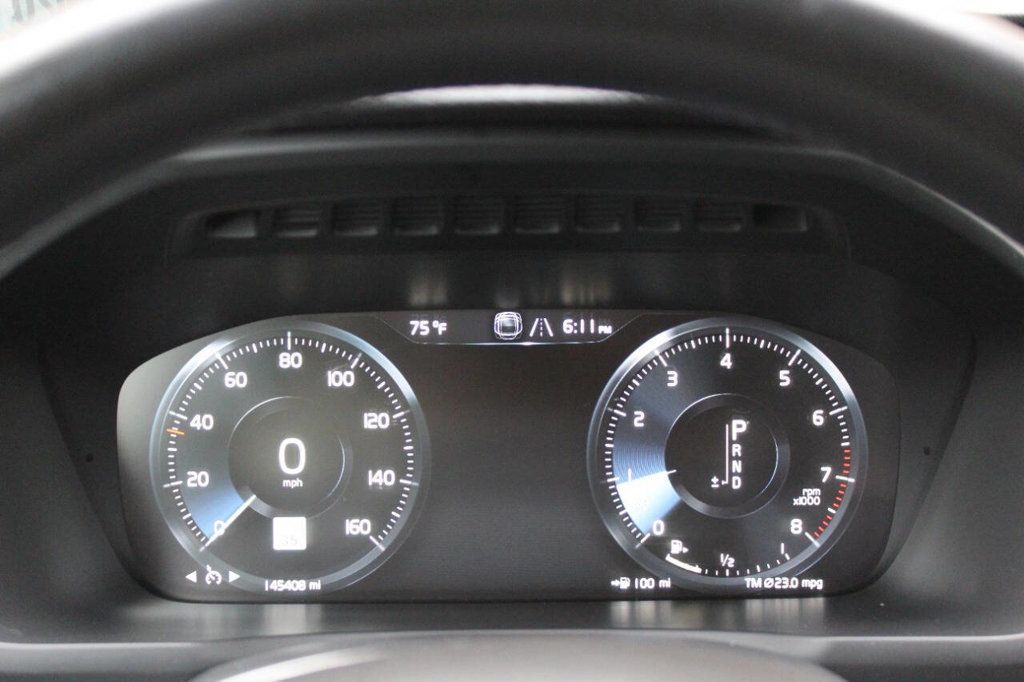 2016 Volvo XC90 AWD 4dr T6 Momentum - 22893440 - 30