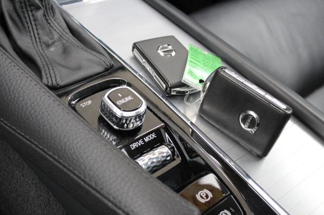 2016 Volvo XC90 AWD 4dr T6 Momentum - 22893440 - 31