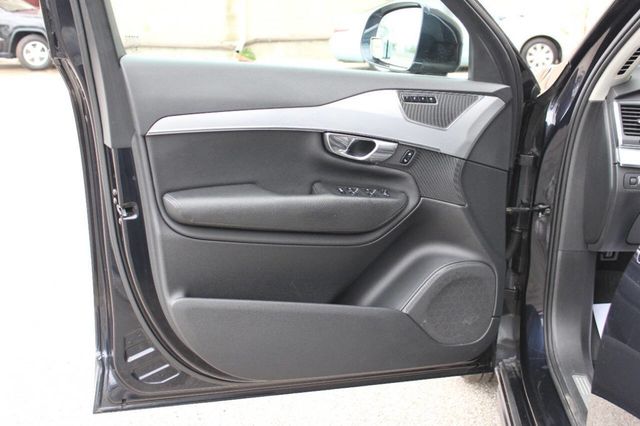 2016 Volvo XC90 AWD 4dr T6 Momentum - 22893440 - 8