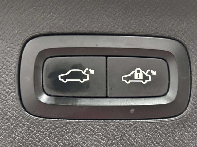 2016 Volvo XC90 AWD 4dr T6 Momentum - 23055246 - 6