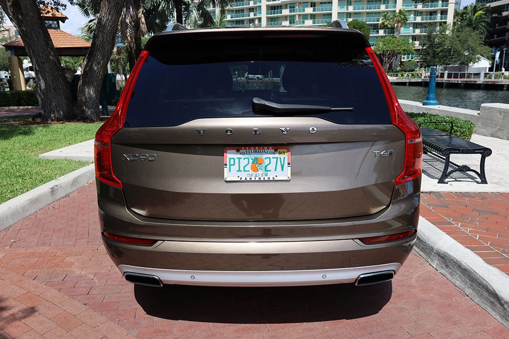 2016 Volvo XC90 T6 Momentum photo 16