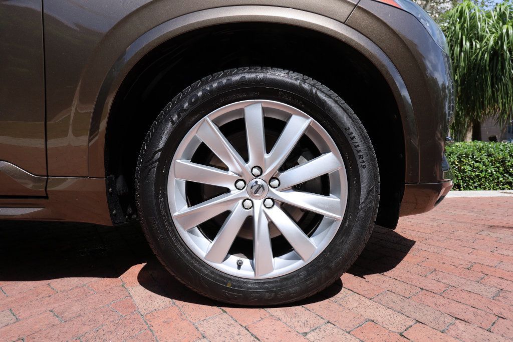 2016 Volvo XC90 T6 Momentum photo 17