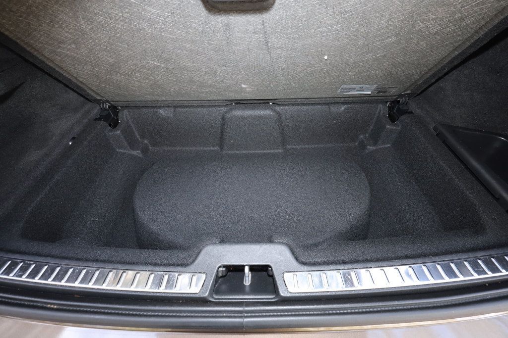 2016 Volvo XC90 T6 Momentum photo 28