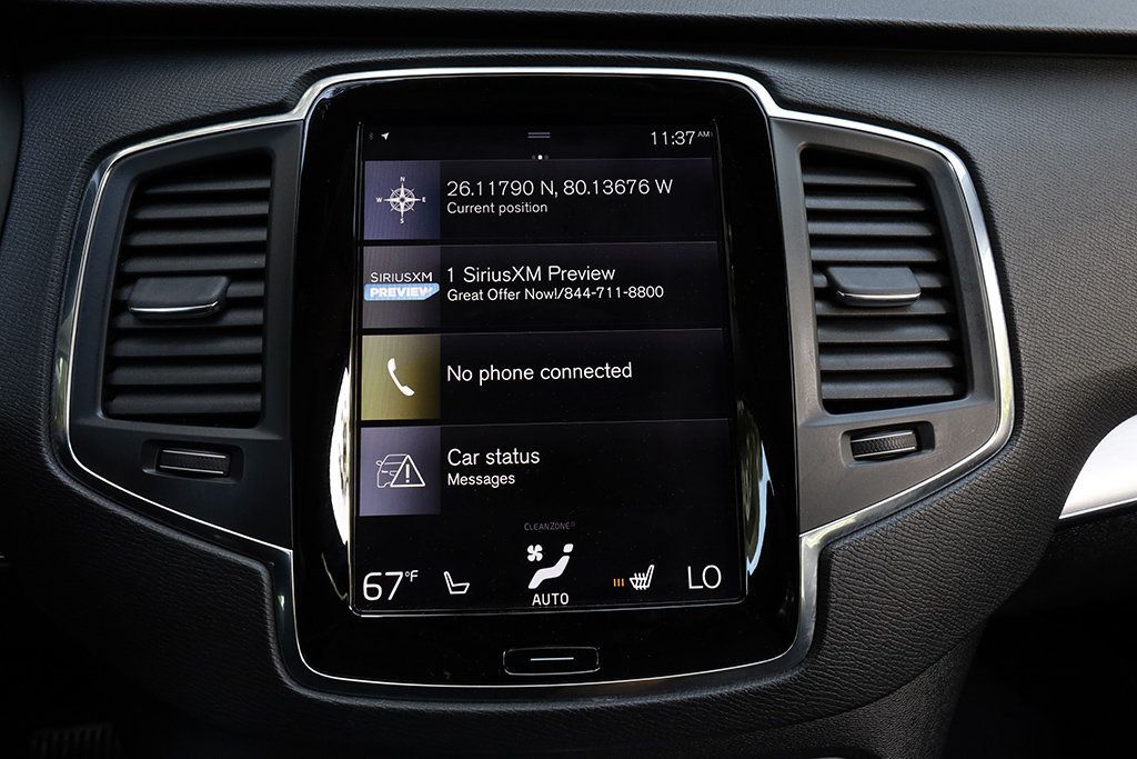2016 Volvo XC90 T6 Momentum photo 33