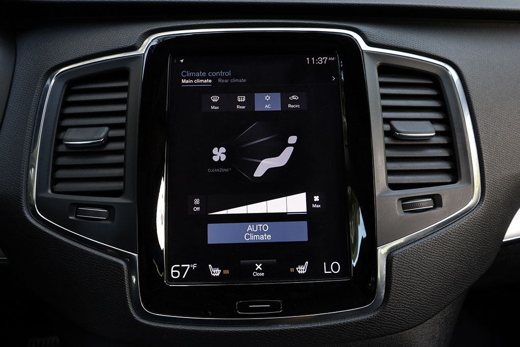 2016 Volvo XC90 T6 Momentum photo 35