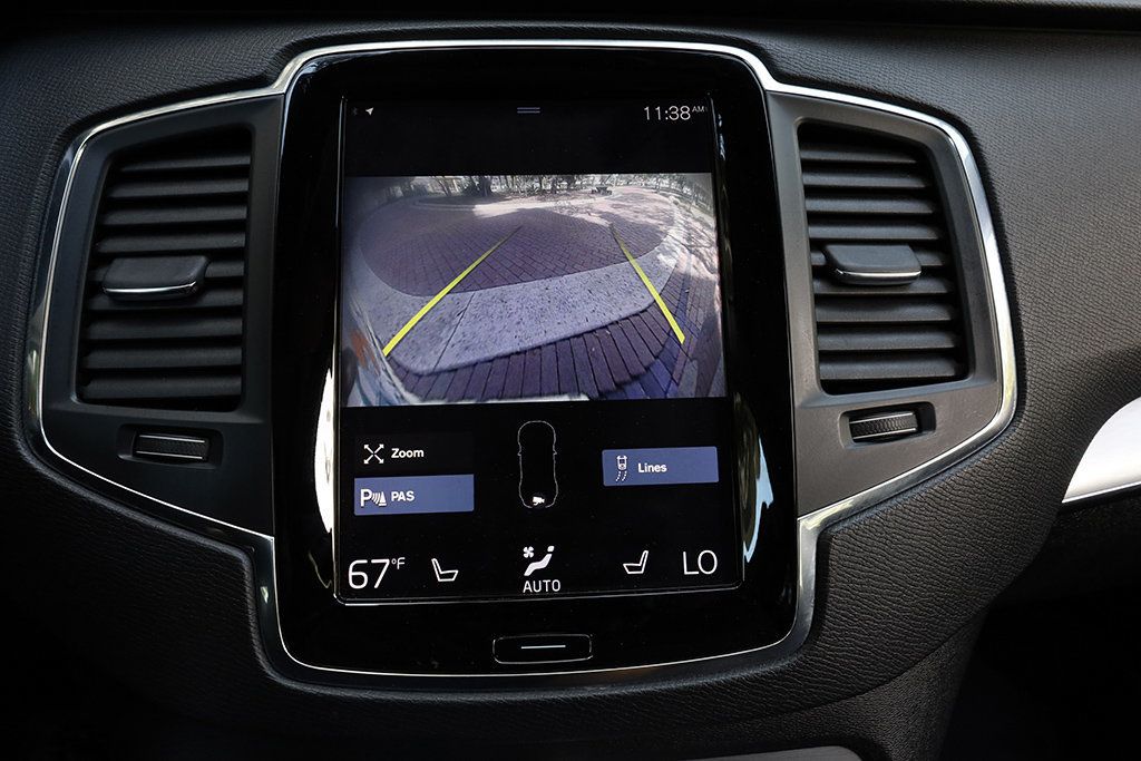 2016 Volvo XC90 T6 Momentum photo 38
