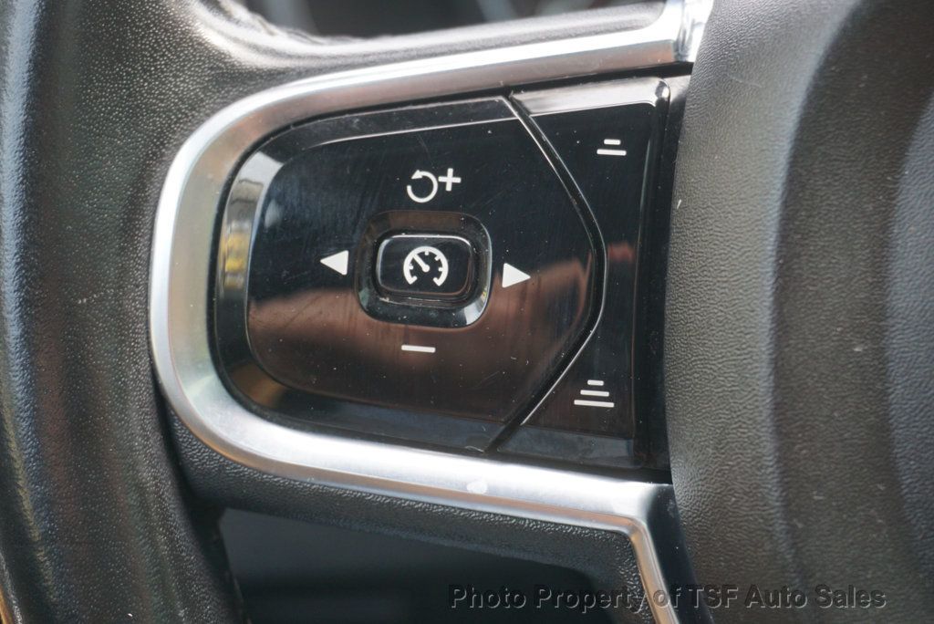 2016 Volvo XC90 AWD 4dr T6 Momentum - 23086167 - 25