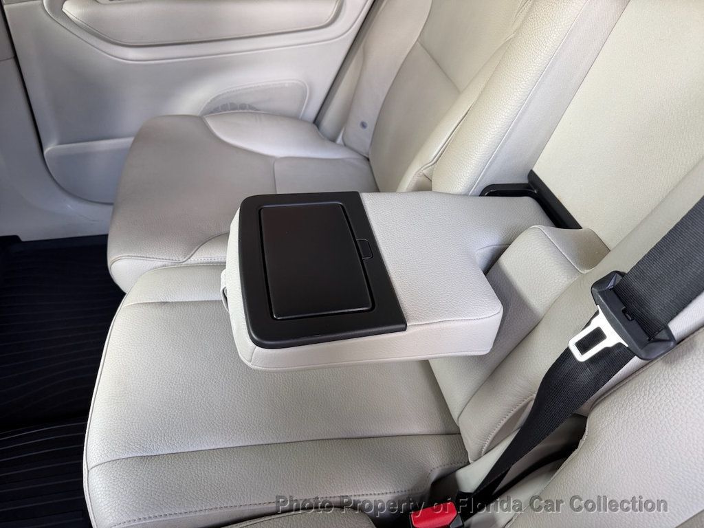 2016 Volvo XC90 T6 AWD Momentum - 23089488 - 51
