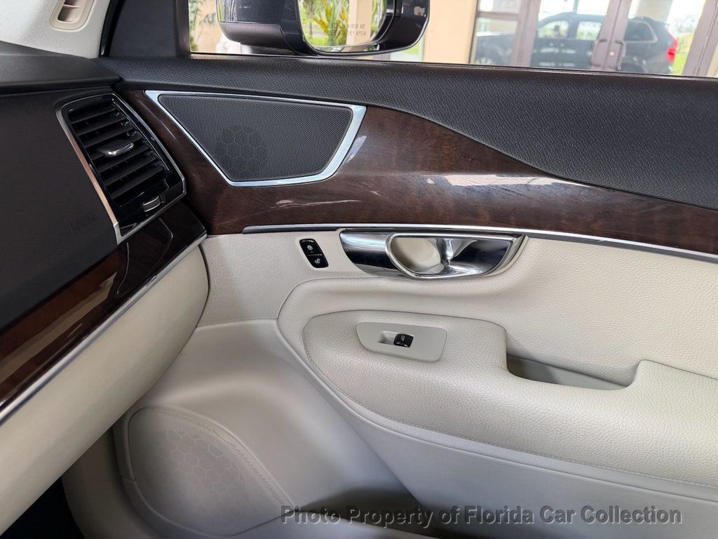 2016 Volvo XC90 T6 AWD Momentum - 23089488 - 57
