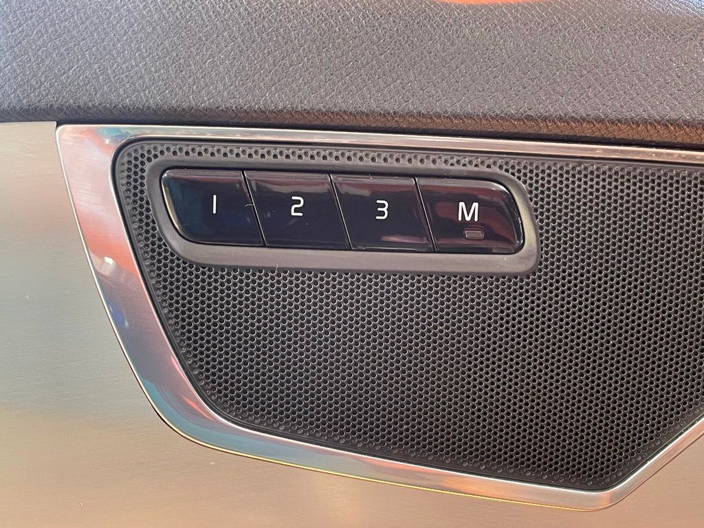 2016 Volvo XC90 Hybrid AWD 4dr T8 Momentum - 22938539 - 15