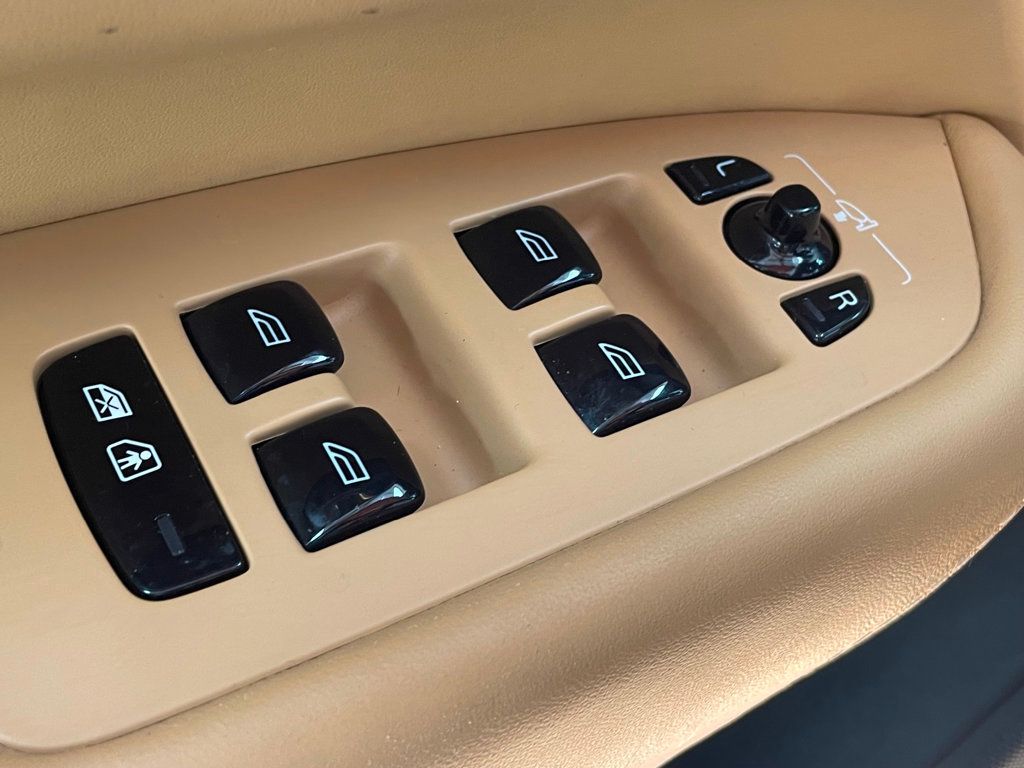 2016 Volvo XC90 Hybrid AWD 4dr T8 Momentum - 22938539 - 16