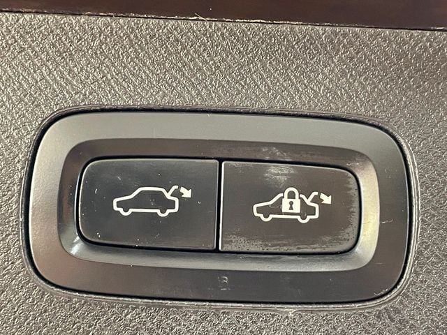 2016 Volvo XC90 Hybrid AWD 4dr T8 Momentum - 22938539 - 23