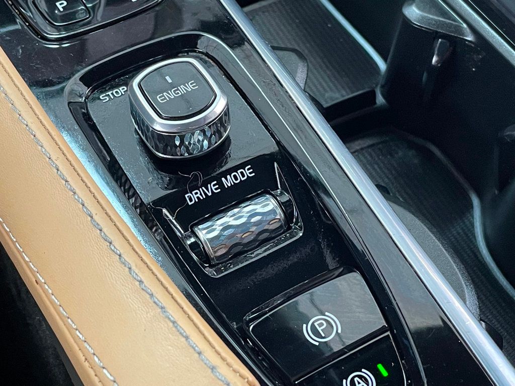 2016 Volvo XC90 Hybrid AWD 4dr T8 Momentum - 22938539 - 35