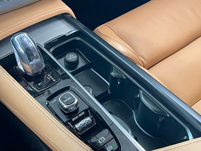 2016 Volvo XC90 Hybrid AWD 4dr T8 Momentum - 22938539 - 36