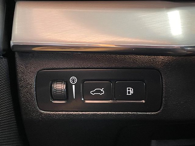 2016 Volvo XC90 Hybrid AWD 4dr T8 Momentum - 22938539 - 42