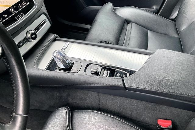 2016 Volvo XC90 Hybrid AWD 4dr T8 Momentum - 23041145 - 29