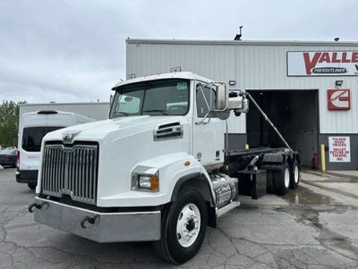 2016 Western Star 4700SB