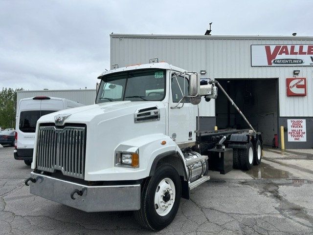 2016 Western Star 4700SB 2016 WESTERN STAR ROLLOFF - 23029924 - 0