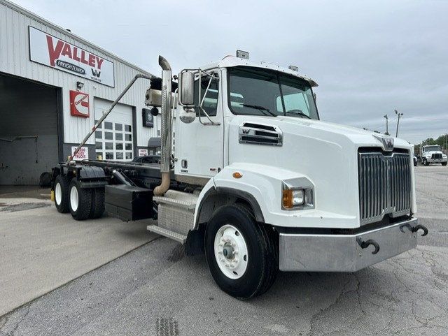 2016 Western Star 4700SB 2016 WESTERN STAR ROLLOFF - 23029924 - 3
