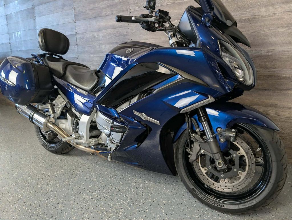 2016 Yamaha FJR 1300 ES SUPER CLEAN! - 22985642 | Video 2