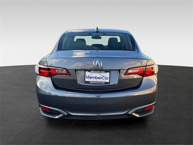 2017 Acura ILX Premium photo 4