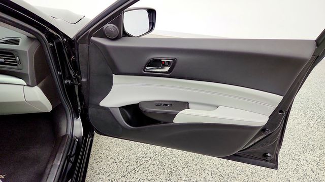 2017 Acura ILX Sedan w/Premium Pkg - 23097898 - 25