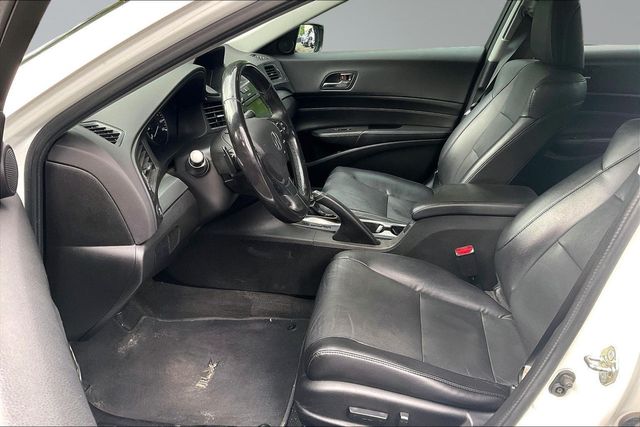 2017 Acura ILX Sedan w/Technology Plus Pkg - 23050536 - 9