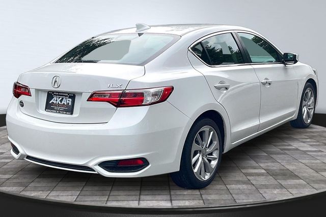 2017 Acura ILX Sedan w/Technology Plus Pkg - 23050536 - 4