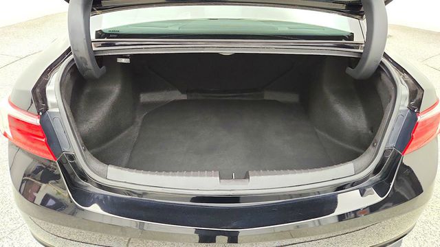 2017 Acura ILX Sedan w/Technology Plus Pkg - 23097898 - 21