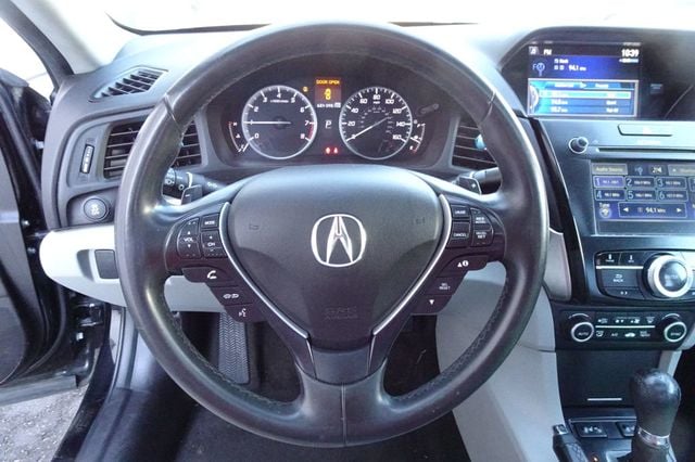 2017 Acura ILX Sedan w/Technology Plus Pkg - 22929541 - 18