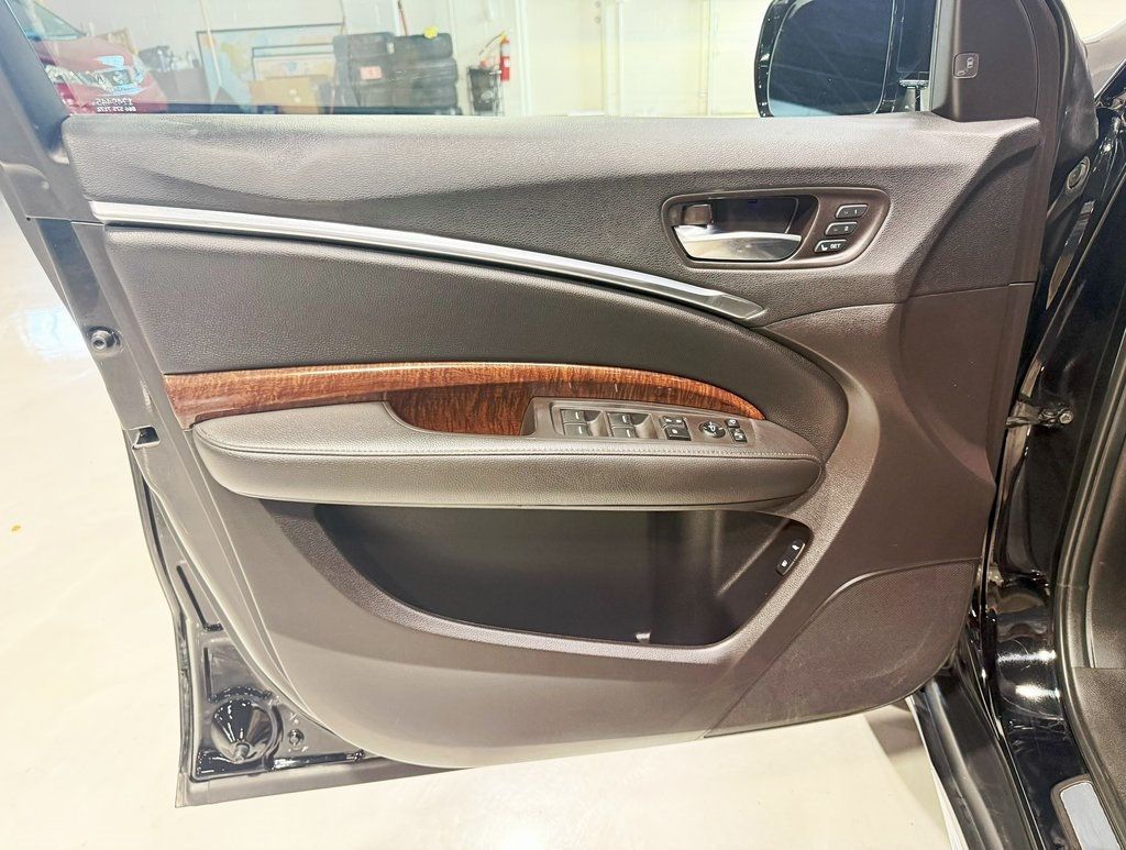 2017 Acura MDX SH-AWD w/Technology Pkg - 22909212 - 31