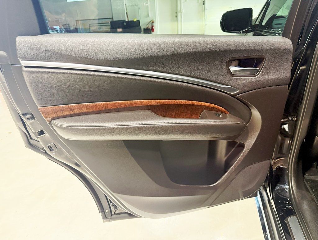 2017 Acura MDX SH-AWD w/Technology Pkg - 22909212 - 39