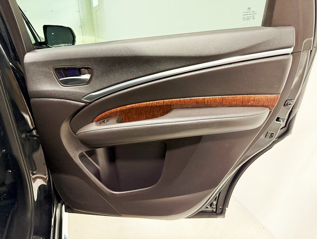 2017 Acura MDX SH-AWD w/Technology Pkg - 22909212 - 44