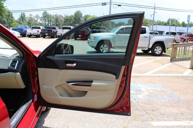 2017 Acura TLX FWD - 23048966 - 30