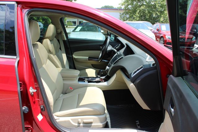 2017 Acura TLX FWD - 23048966 - 31