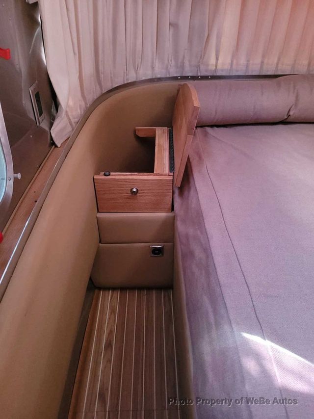 2017 Airstream Land Yacht 28' - 23047120 - 11