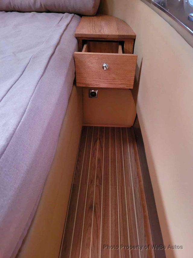 2017 Airstream Land Yacht 28' - 23047120 - 13