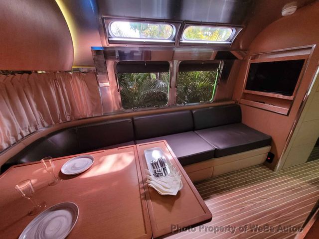 2017 Airstream Land Yacht 28' - 23047120 - 23