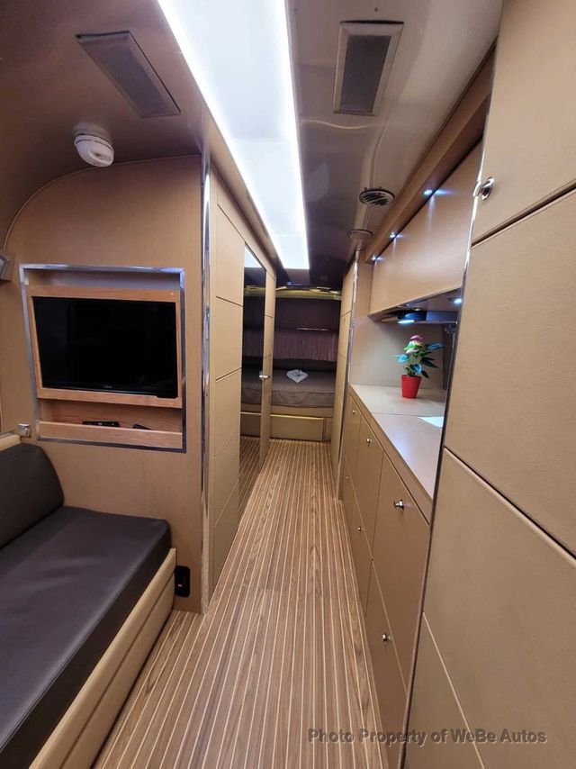 2017 Airstream Land Yacht 28' - 23047120 - 24