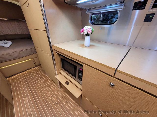 2017 Airstream Land Yacht 28' - 23047120 - 32